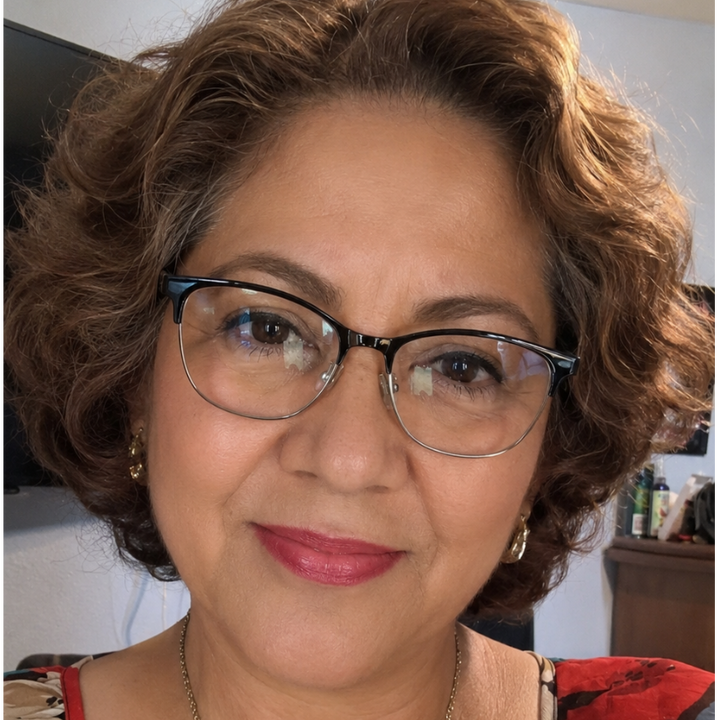 Review by Sofia Martinez